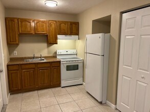 1405 College Park Ln in Tampa, FL - Building Photo - Building Photo