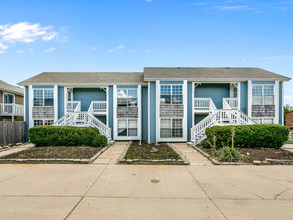 8 Unit Apartment in Wichita, KS - Building Photo - Other