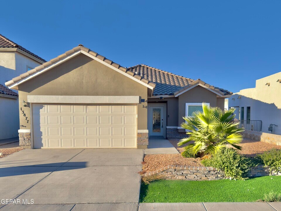 13877 Paseo Perlas Dr in El Paso, TX - Building Photo