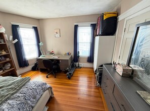 49 Conwell Ave in Somerville, MA - Building Photo - Building Photo