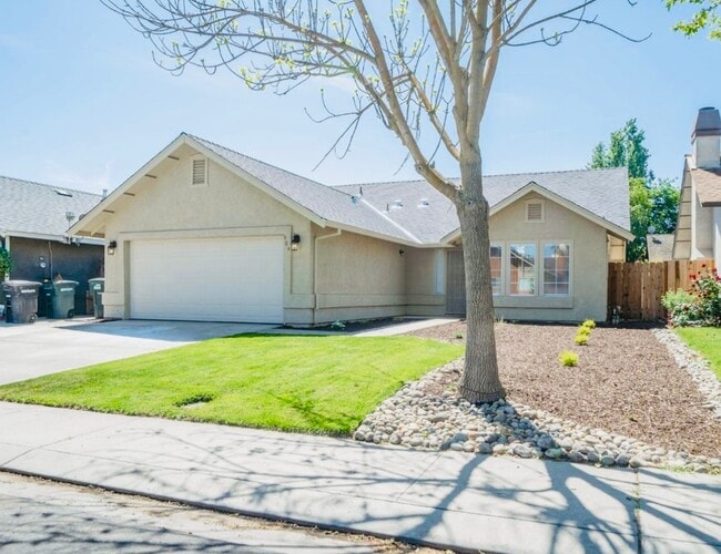 504 Shaker Heights Way in Modesto, CA - Building Photo - Building Photo