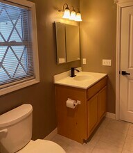 23 W Shore Trl, Unit Apt #5 in Sparta, NJ - Foto de edificio - Building Photo