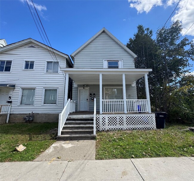 property at 120 Murray St