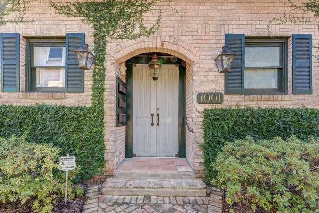 1001 Bomar St in Houston, TX - Building Photo - Building Photo