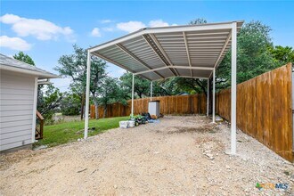 446 W Overlook Dr in Canyon Lake, TX - Building Photo - Building Photo