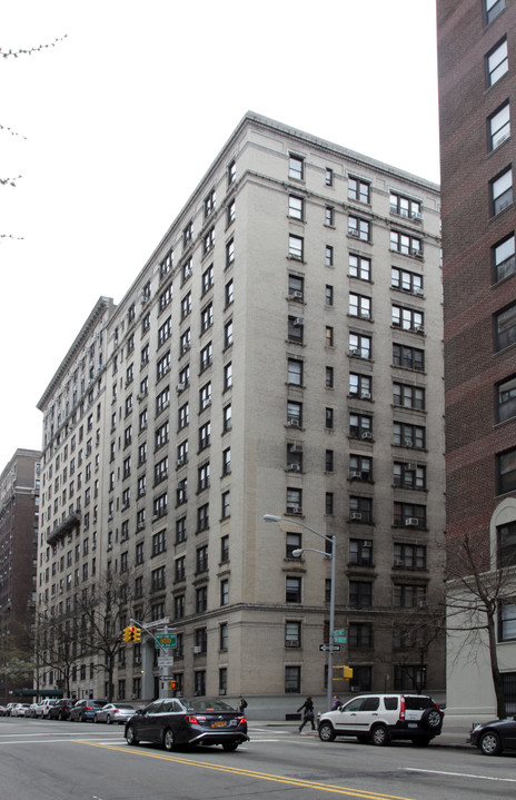 884 West End Ave in New York, NY - Building Photo