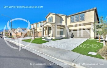 2723 Emerald Bay Dr in Rialto, CA - Building Photo - Building Photo