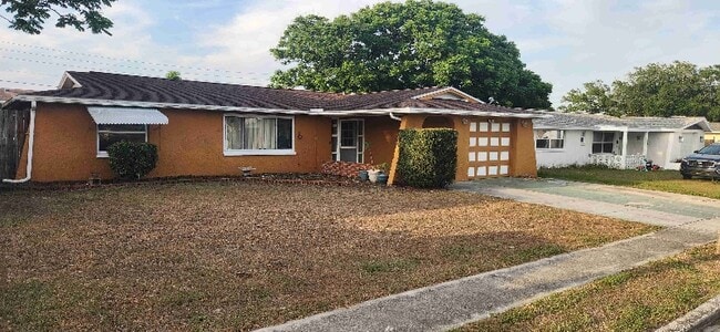 5653 Andrea Dr in Holiday, FL - Building Photo - Building Photo