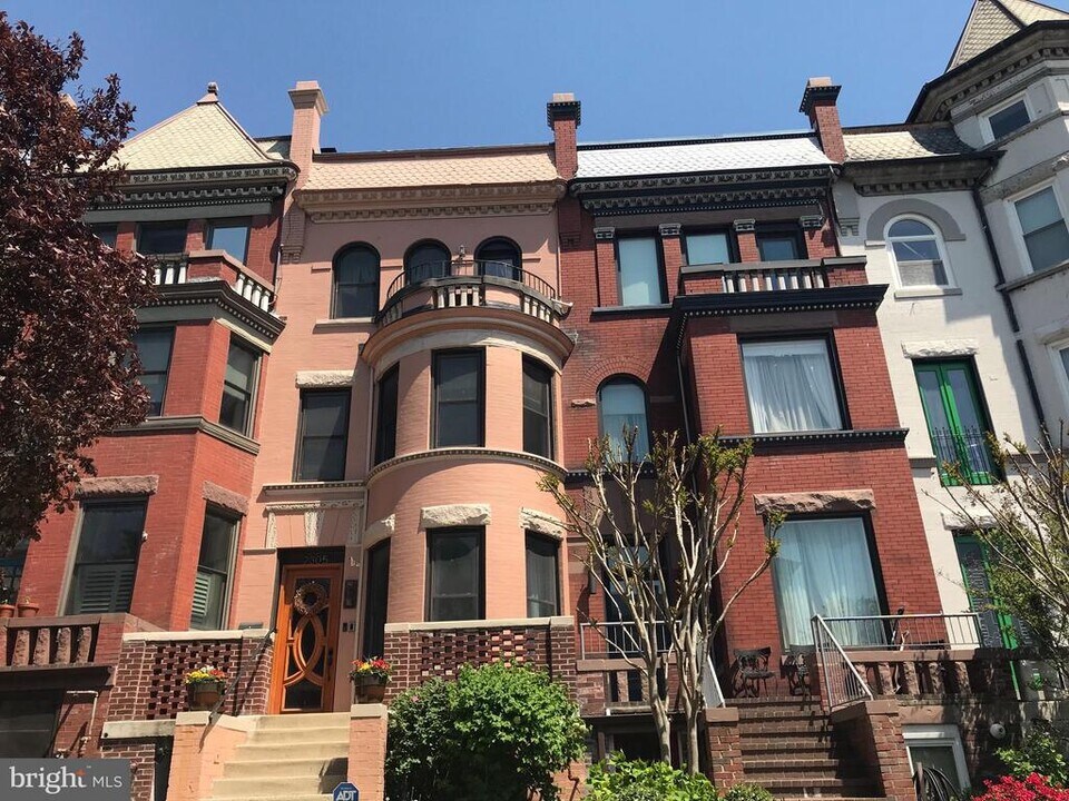 2305 1st St NW in Washington, DC - Building Photo