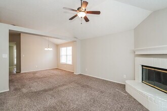 8112 Broken Arrow Rd in Fort Worth, TX - Building Photo - Building Photo