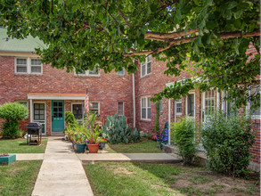 Audubon Downs in Memphis, TN - Building Photo - Building Photo