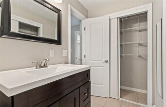 7063 S Trenton Dr in Centennial, CO - Building Photo - Building Photo