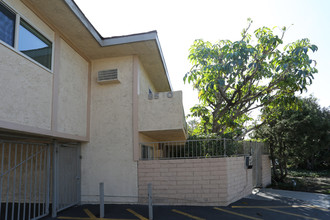 8530 Independence Apartments in Canoga Park, CA - Building Photo - Building Photo