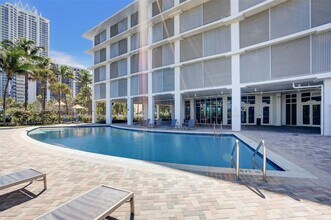 6515 Collins Ave in Miami, FL - Building Photo - Building Photo