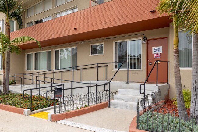 Keswick Court Apartments in Culver City, CA - Building Photo - Building Photo