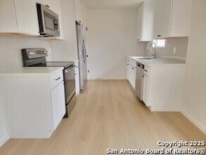 9515 Valley Dale St in San Antonio, TX - Building Photo - Building Photo