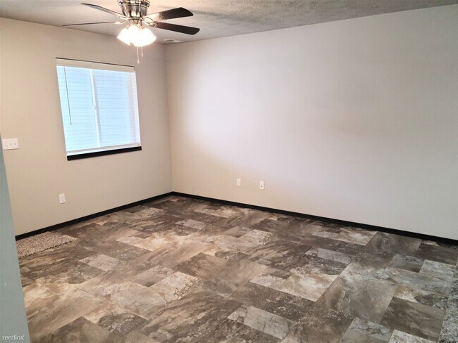 2220 N Main Ave photo'