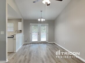 5708 St Thomas Dr in Lithonia, GA - Building Photo - Building Photo