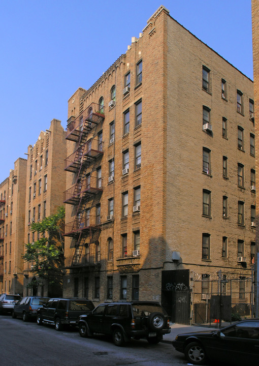 2701 Valentine Ave in Bronx, NY - Foto de edificio