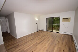 108 E Bailey Rd in Naperville, IL - Building Photo - Building Photo
