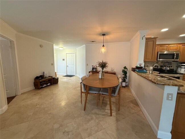 664 Arbor Lake Ln in Tampa, FL - Building Photo - Building Photo