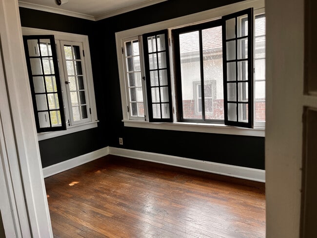 5035 Walnut St, Unit 5035 Walnut in Kansas City, MO - Building Photo - Building Photo