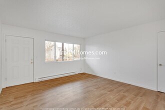 712 9th St in Oregon City, OR - Building Photo - Building Photo