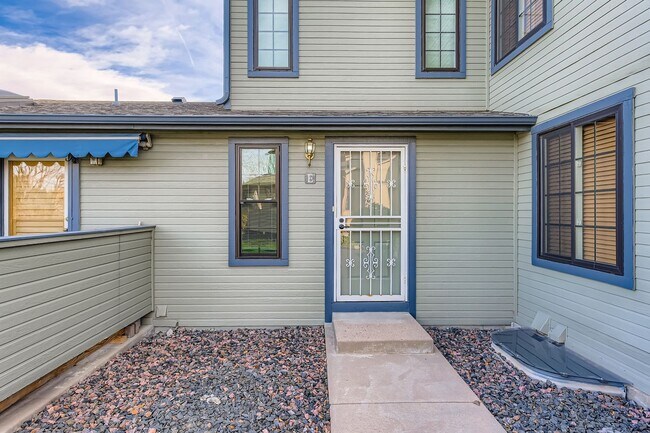 9167 W Cedar Dr in Lakewood, CO - Building Photo - Building Photo