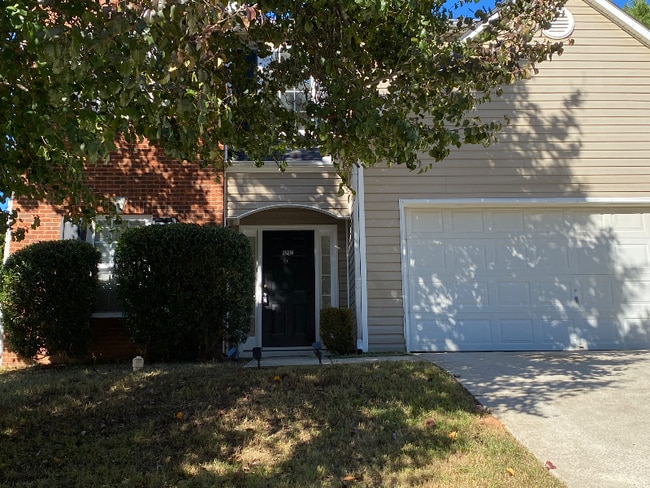 8232 Wynfield Dr in Jonesboro, GA - Foto de edificio - Building Photo