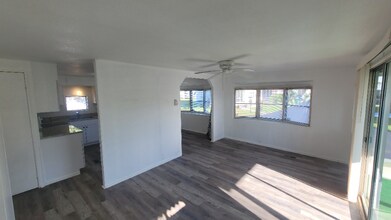 142 Hamilton Dr in Palmetto, FL - Foto de edificio - Building Photo