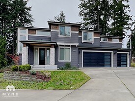 12017 SE May Creek Park Dr in Newcastle, WA - Building Photo