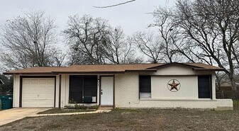 245 Northview Dr in Universal City, TX - Building Photo