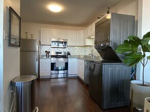 3701 S George Mason Dr, Unit 2010N in Falls Church, VA - Building Photo - Building Photo