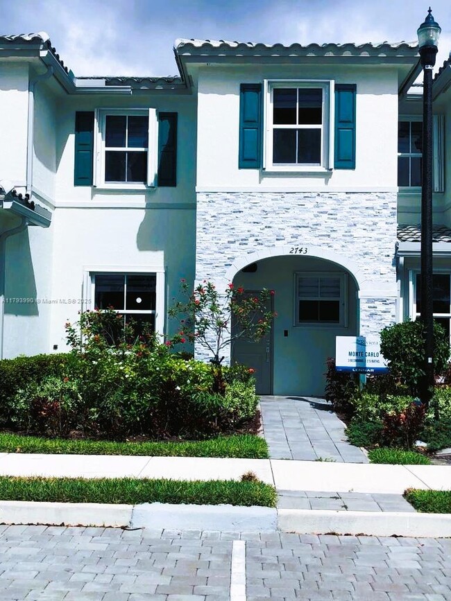 property at 2743 SE 15th St