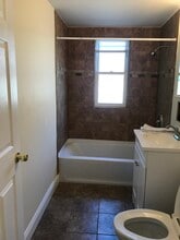 6-8 Spaulding Street, Unit 8-1 in Lowell, MA - Foto de edificio - Building Photo