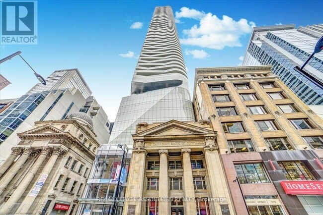 197 Yonge St in Toronto, ON - Building Photo - Building Photo