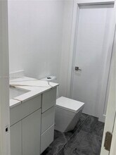 1601 NE 158th St in North Miami Beach, FL - Building Photo - Building Photo