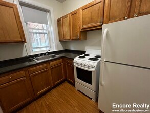54 Lancaster Ter, Unit 2B in Brookline, MA - Building Photo - Building Photo