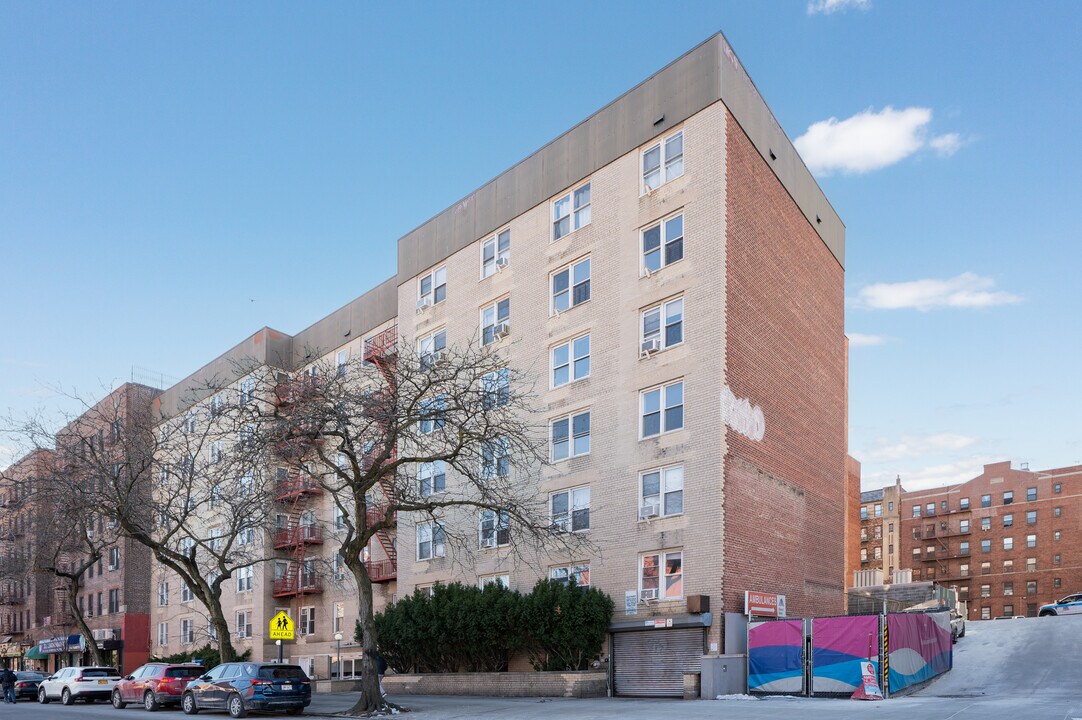 27-10 30th Ave in Long Island City, NY - Building Photo