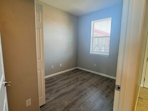 3851 Sebastopol Rd, Unit APT 305 in Santa Rosa, CA - Building Photo - Building Photo