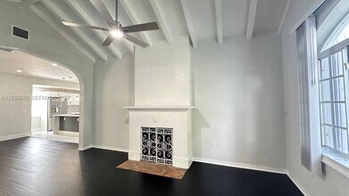 1824 SW 24th St in Miami, FL - Building Photo - Building Photo