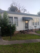 922 Grand Ave, Unit A in Yazoo City, MS - Building Photo