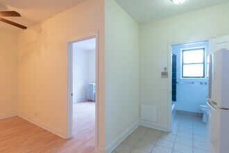 4854 N Damen Ave, Unit J01W in Chicago, IL - Building Photo - Building Photo