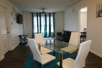 3000 S Adams St in Tallahassee, FL - Building Photo - Building Photo