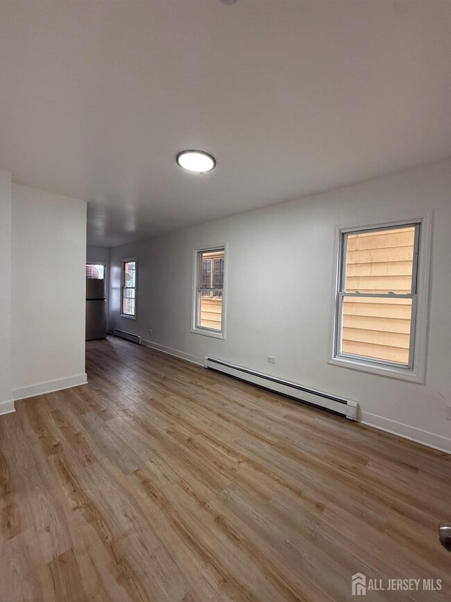 206 Market St in Perth Amboy, NJ - Building Photo - Building Photo