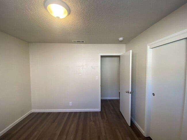 1036 Mirror Lake Dr in Merced, CA - Building Photo - Building Photo