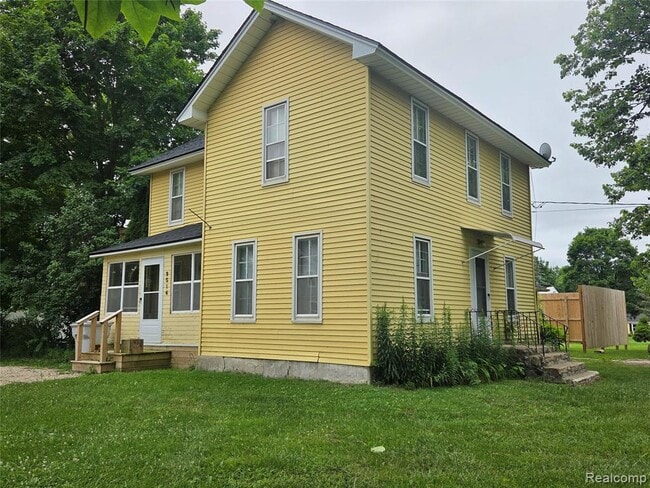 9514 Six Mile Rd in Salem, MI - Building Photo - Building Photo