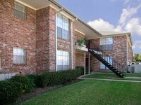 Belmont Place/La Fontaine photo'