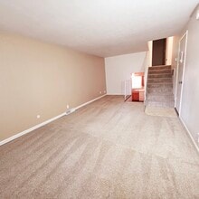 5205 N Montclair Ave in Peoria Heights, IL - Foto de edificio - Building Photo