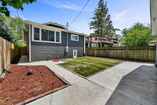 1115 N Taylor Ave in Oak Park, IL - Foto de edificio - Building Photo